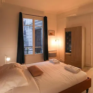  Apartment Renove Proche Du Sacre Coeur 4p France