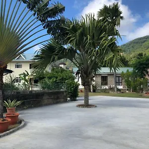  Apartment Flower Garden Self-catering Seychelles